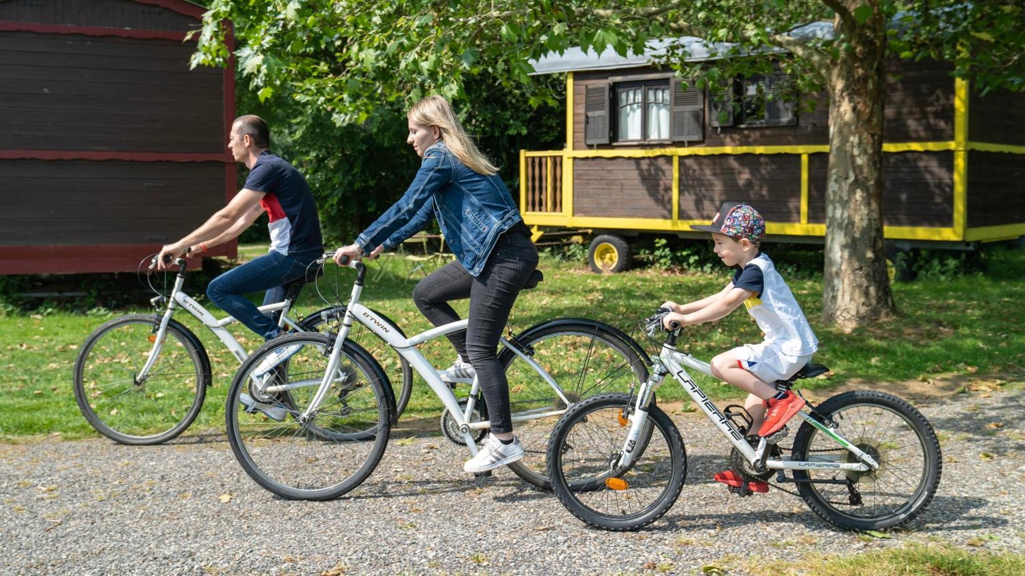 Le Village Des Monedieres Chamberet Екстериор снимка