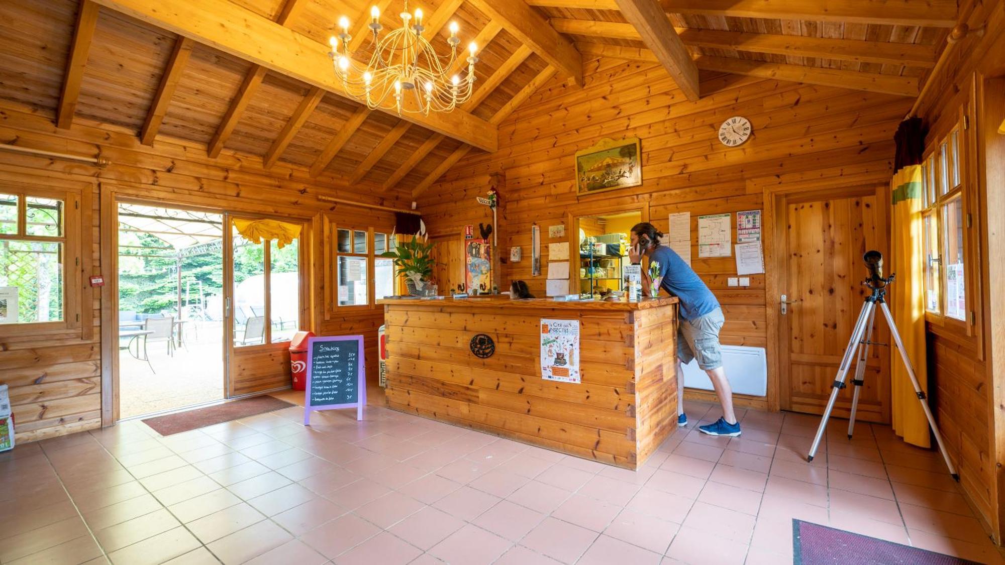 Le Village Des Monedieres Chamberet Екстериор снимка