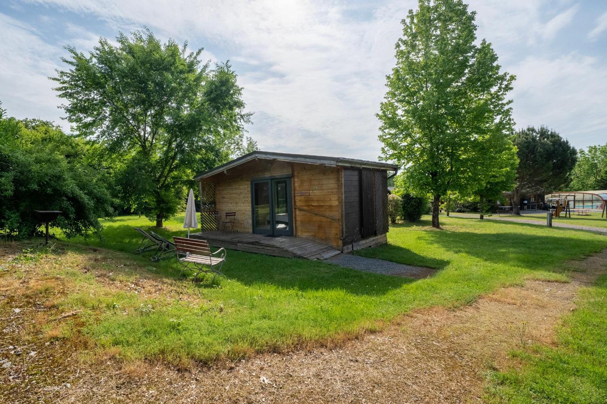 Le Village Des Monedieres Chamberet Екстериор снимка