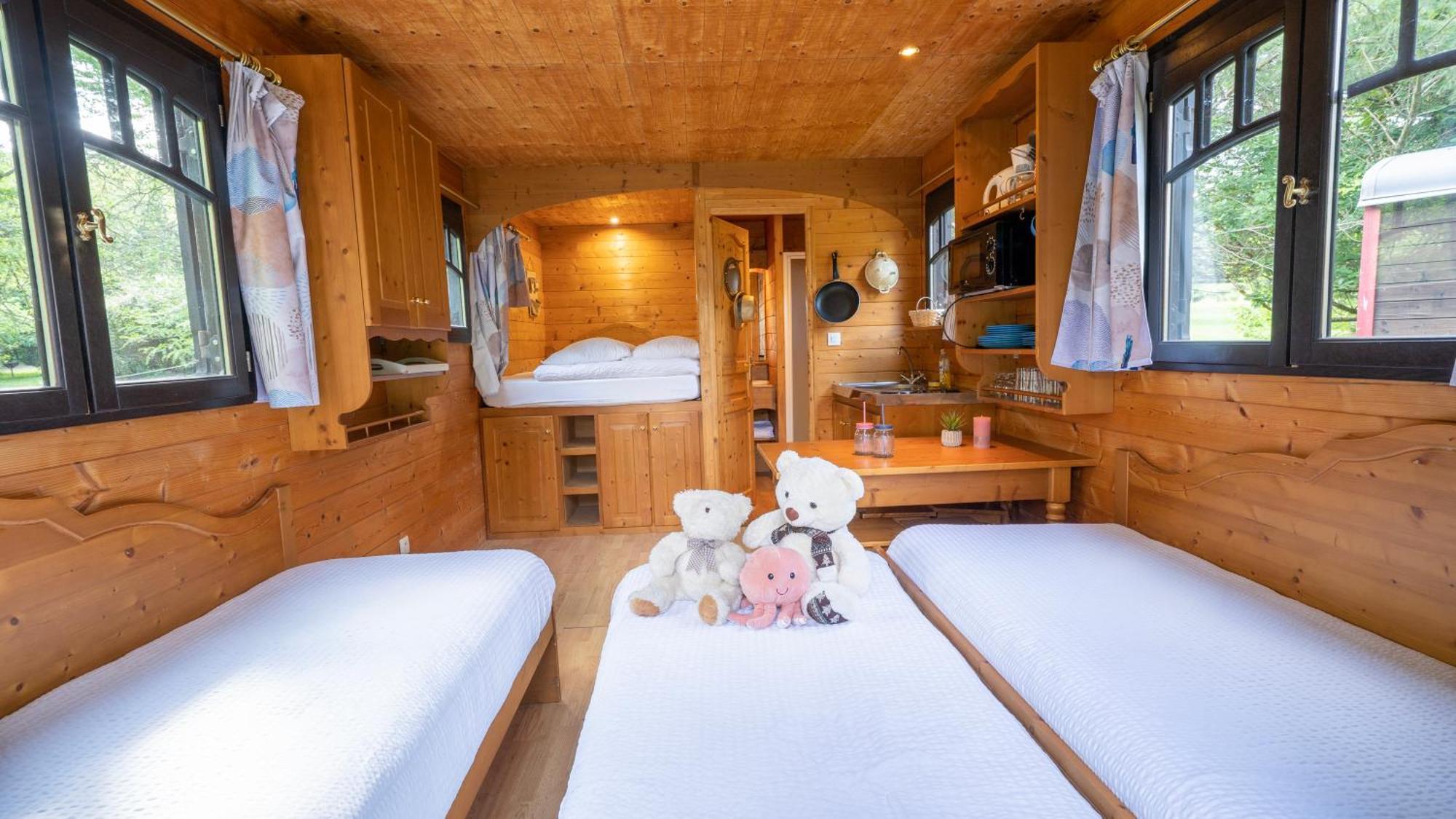 Le Village Des Monedieres Chamberet Екстериор снимка